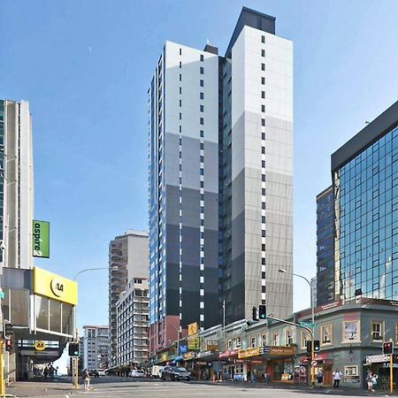 Modern 2 Bedroom Apartment 1 Minute To Skytower Оукланд Екстериор снимка