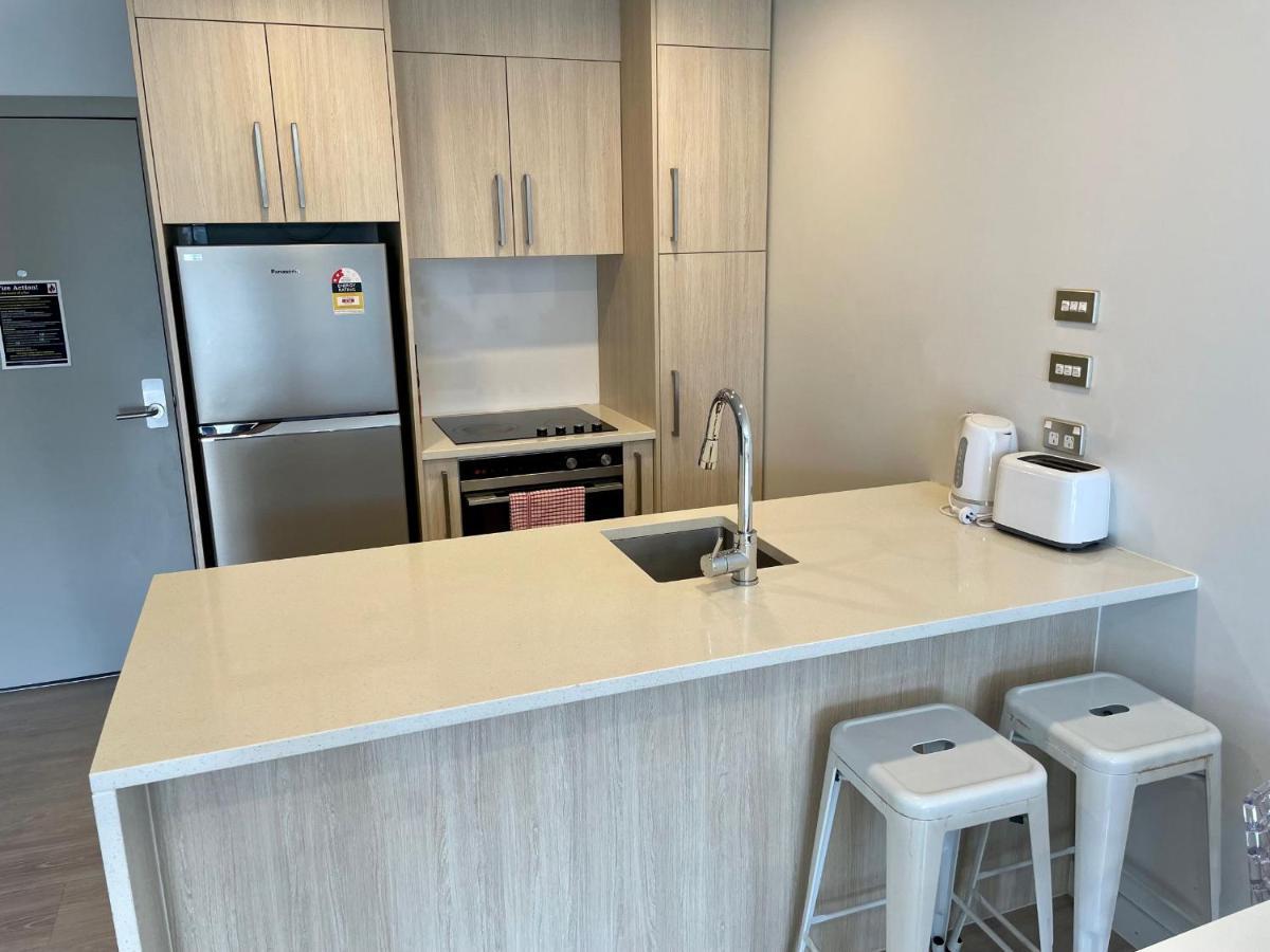 Modern 2 Bedroom Apartment 1 Minute To Skytower Оукланд Екстериор снимка